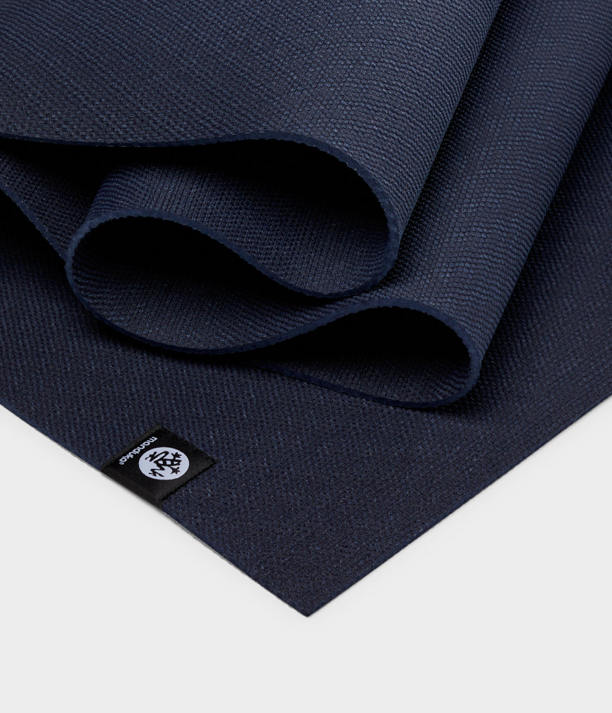 1A1011030-Mats-MANDUKA-X-5MM-MIDNIGHT-03.jpg