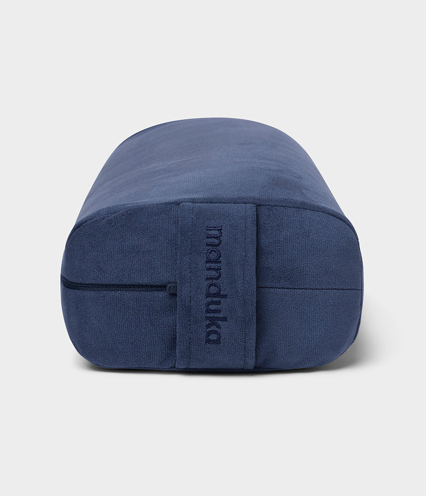 Bolster_Lean_Midnight_02.jpg